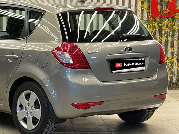 Kia Ceed, 2012г., передний привод, автомат