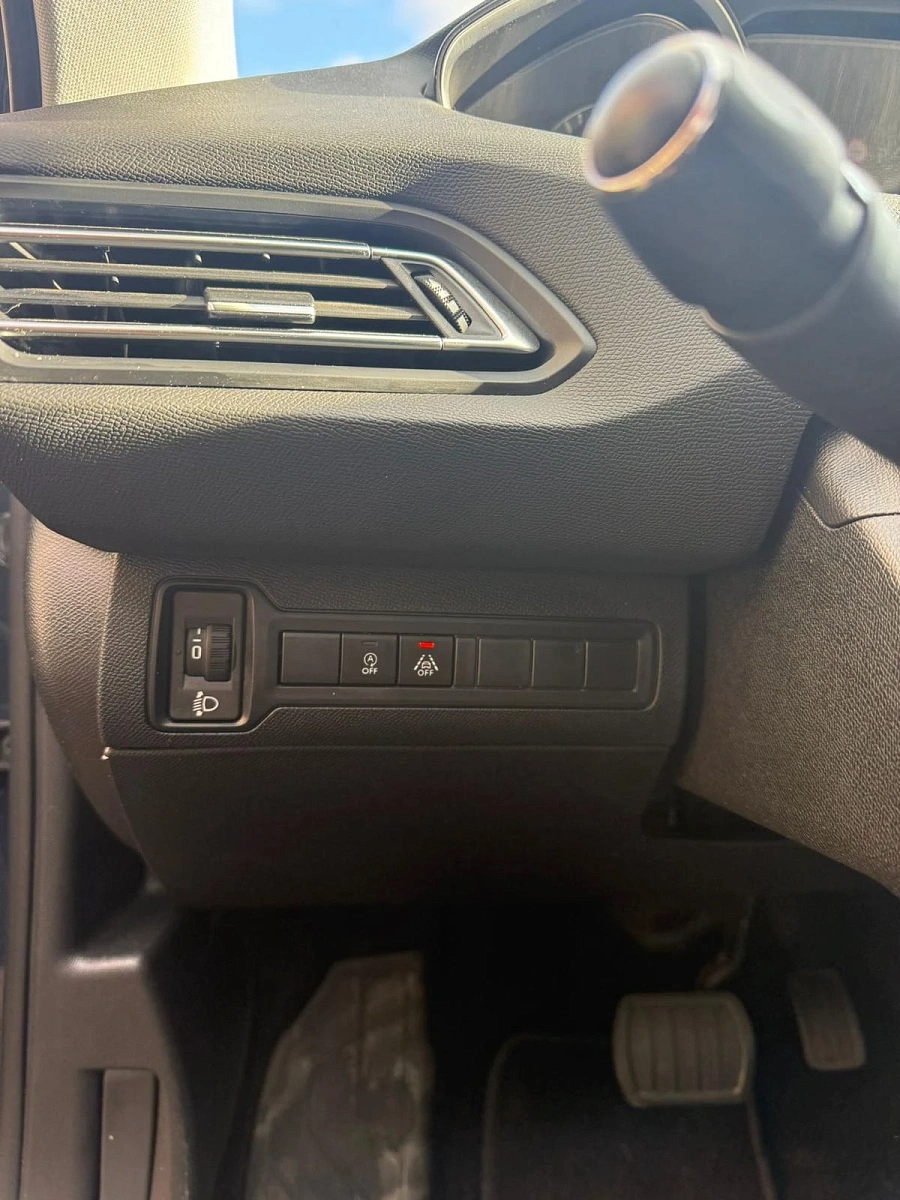 Peugeot 308, 2019г., передний привод, автомат