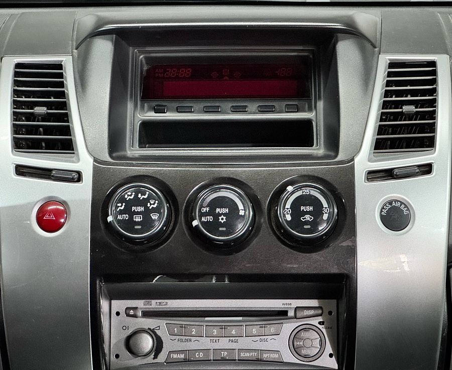 Mitsubishi Pajero Sport, 2010г., полный привод, автомат