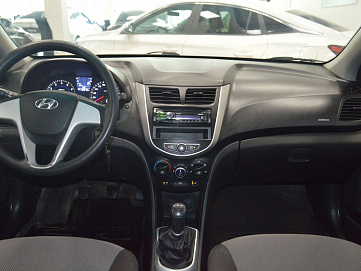 Hyundai Solaris, 2012г, передний привод, механика