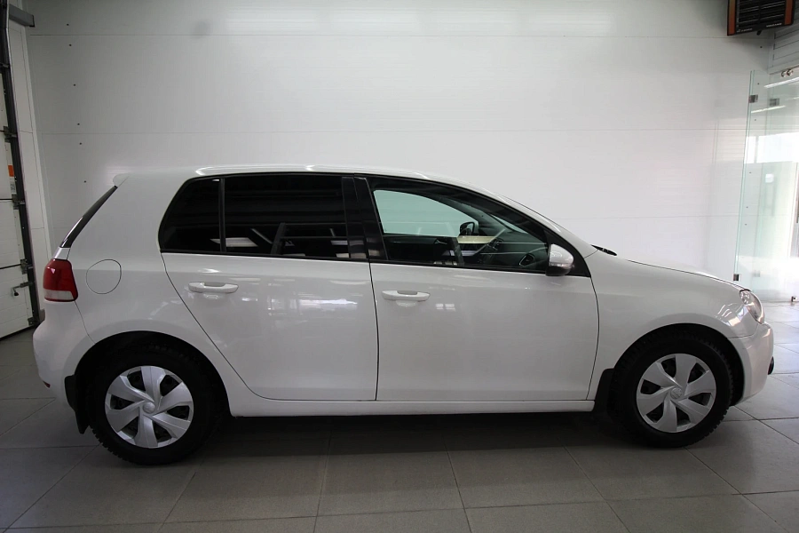 Volkswagen Golf, 2010г., передний привод, механика