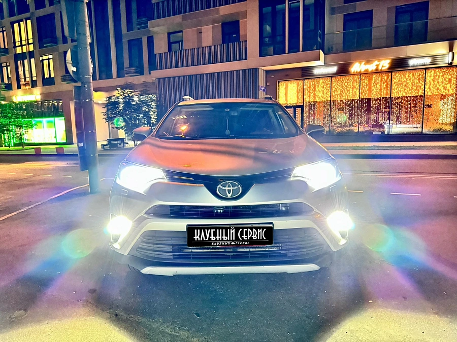 Toyota RAV4, 2017г., полный привод, вариатор