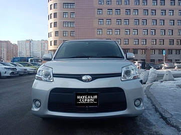 Toyota Sienta, 2015г, передний привод, вариатор