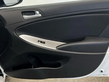 Hyundai Solaris, 2015г, передний привод, автомат