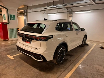 Volkswagen Tiguan, 2024г, полный привод, робот
