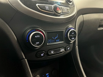 Hyundai Solaris, 2015г, передний привод, автомат