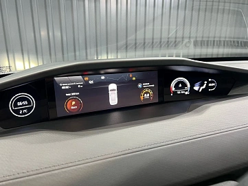 Changan UNI-V, 2024г, передний привод, робот