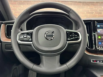 Volvo XC60, 2024г, полный привод, автомат