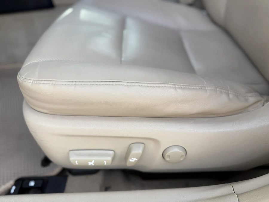 Toyota Camry, 2012г., передний привод, автомат