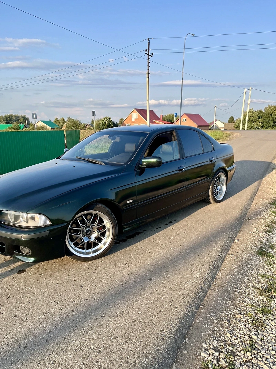 BMW 5 серии, 2002г., задний привод, автомат
