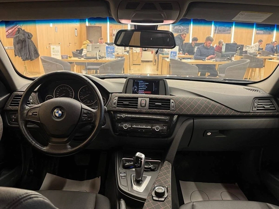 BMW 3 серии, 2012г., задний привод, автомат