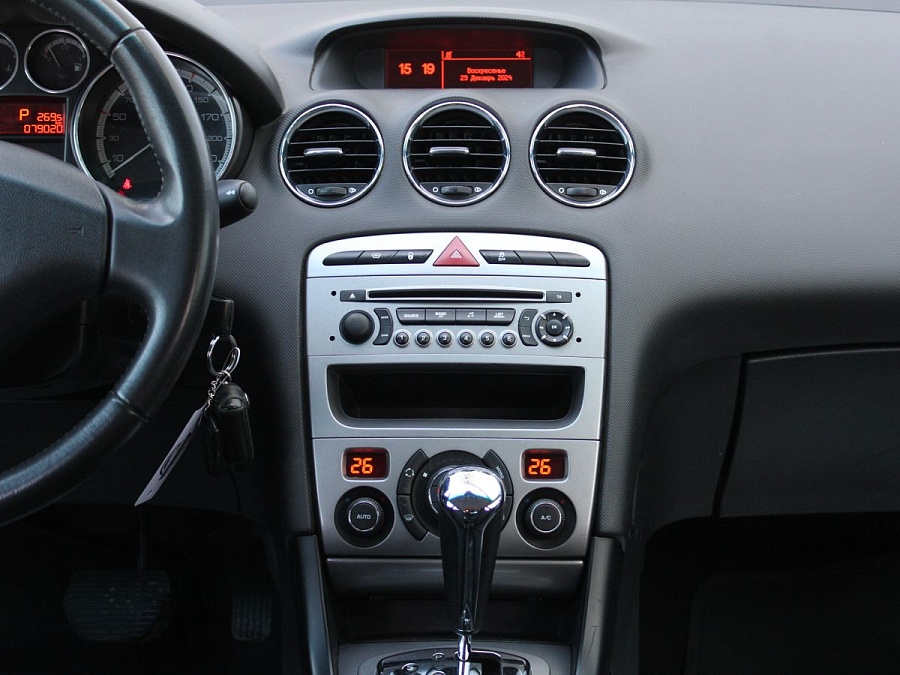 Peugeot 408, 2014г., передний привод, автомат