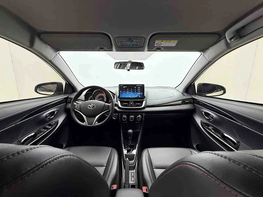 Toyota Yaris, 2023г., передний привод, вариатор