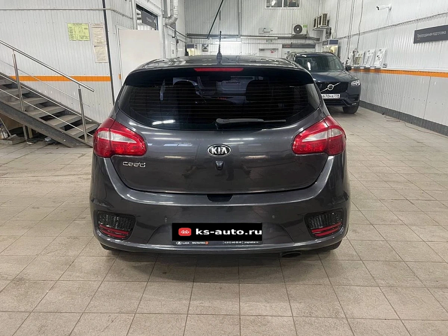 Kia Ceed, 2015г., передний привод, робот