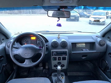 Renault Logan, 2006г, передний привод, механика