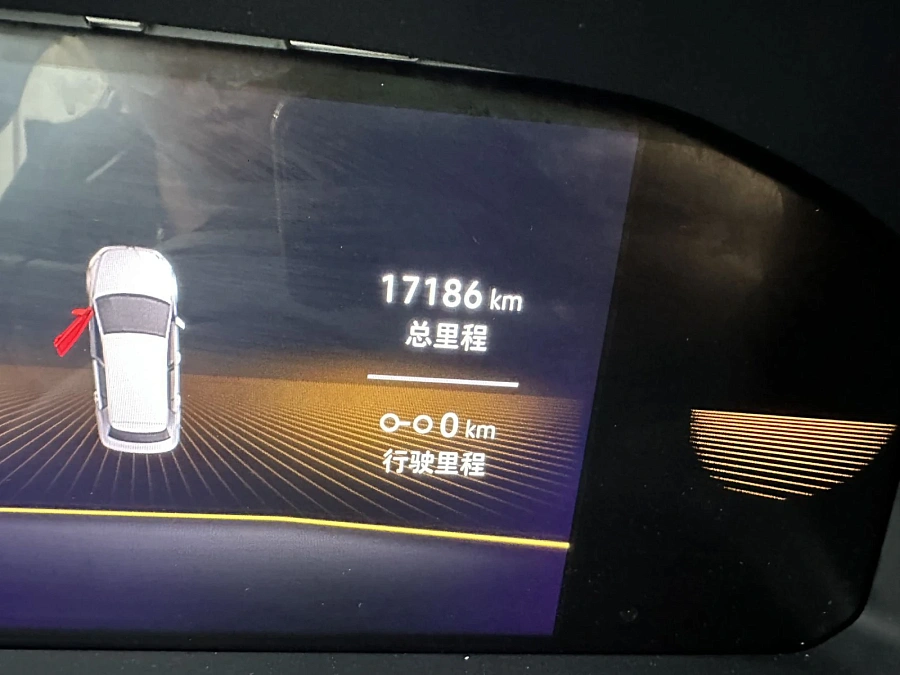 Volkswagen T-Roc, 2023г., передний привод, робот