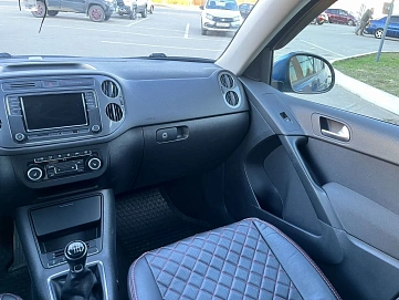 Volkswagen Tiguan, 2011г., передний привод, механика