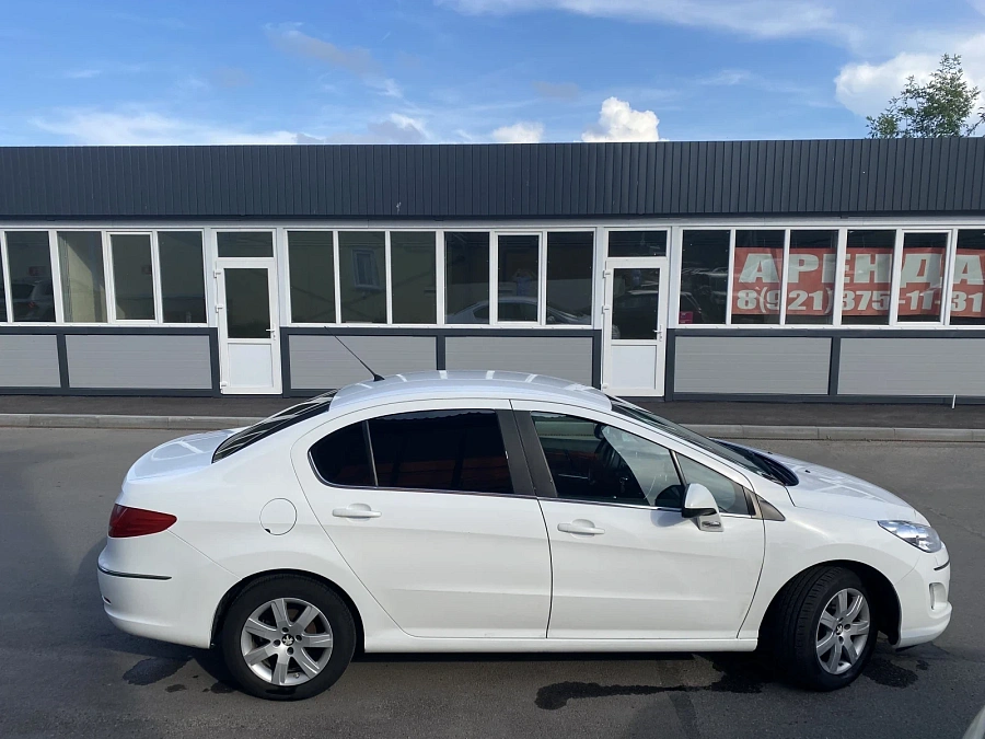 Peugeot 408, 2012г., передний привод, механика