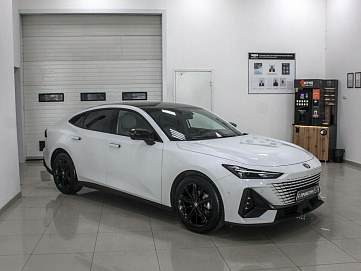Changan UNI-V, 2023г, передний привод, робот
