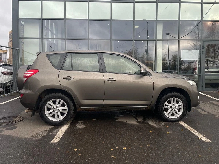 Toyota RAV4, 2012г., полный привод, вариатор