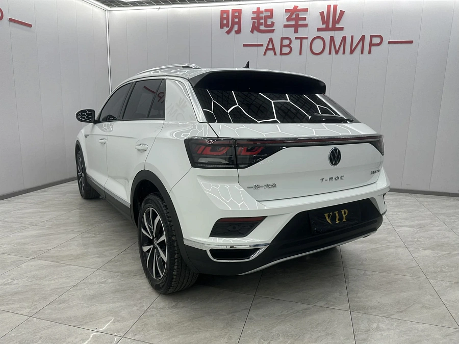 Volkswagen T-Roc, 2023г., передний привод, робот