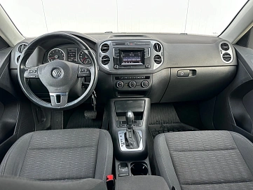 Volkswagen Tiguan, 2015г., полный привод, автомат