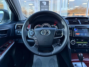 Toyota Camry, 2013г., передний привод, автомат