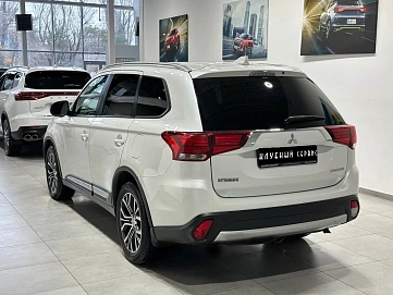 Mitsubishi Outlander, 2017г, полный привод, вариатор