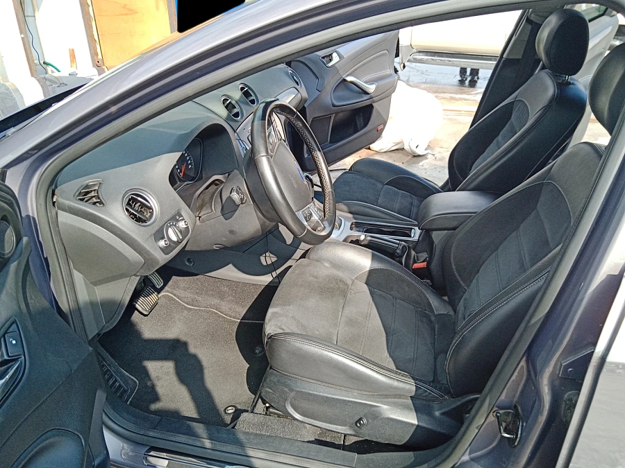 Ford Mondeo, 2012г., передний привод, робот
