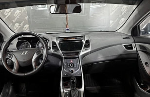 Hyundai Elantra, 2015г, передний привод, автомат