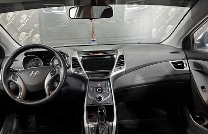 Hyundai Elantra, 2015г, передний привод, автомат