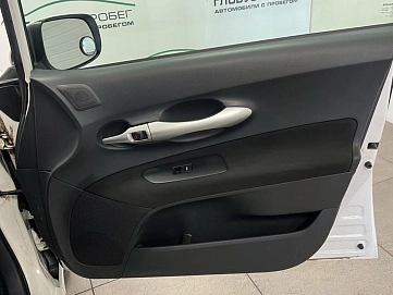 Toyota Auris, 2011г, передний привод, автомат
