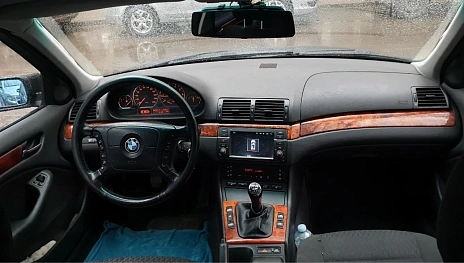 BMW 3 серии, 1998г, задний привод, автомат