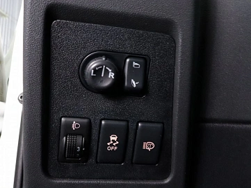 Nissan , 2012г., передний привод, механика