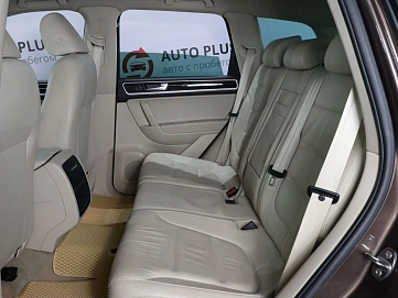 Volkswagen Touareg, 2011г, полный привод, автомат