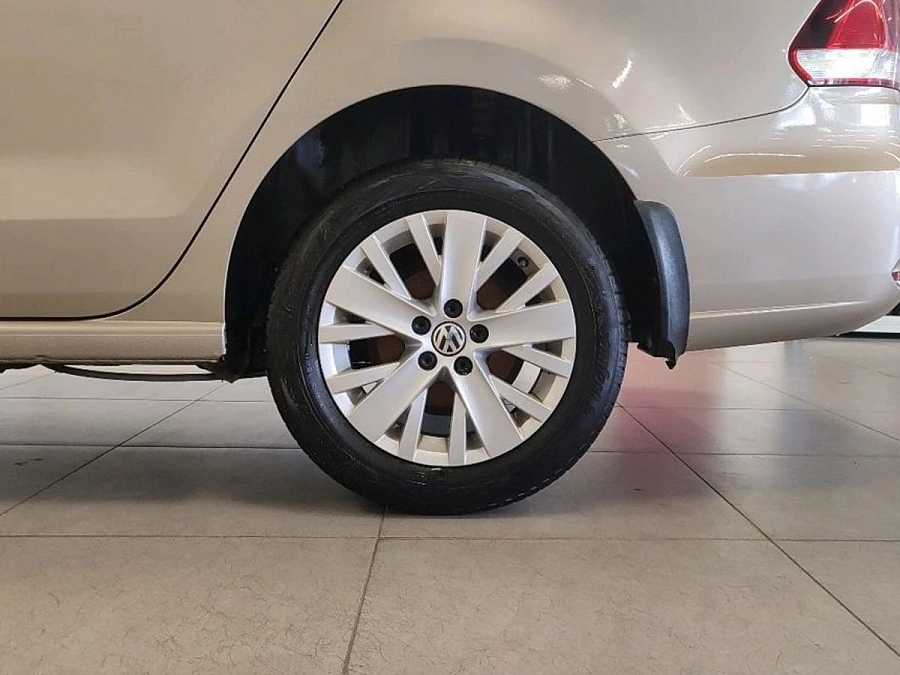 Volkswagen Polo, 2015г., передний привод, автомат