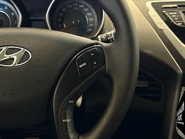 Hyundai Elantra, 2012г, передний привод, механика