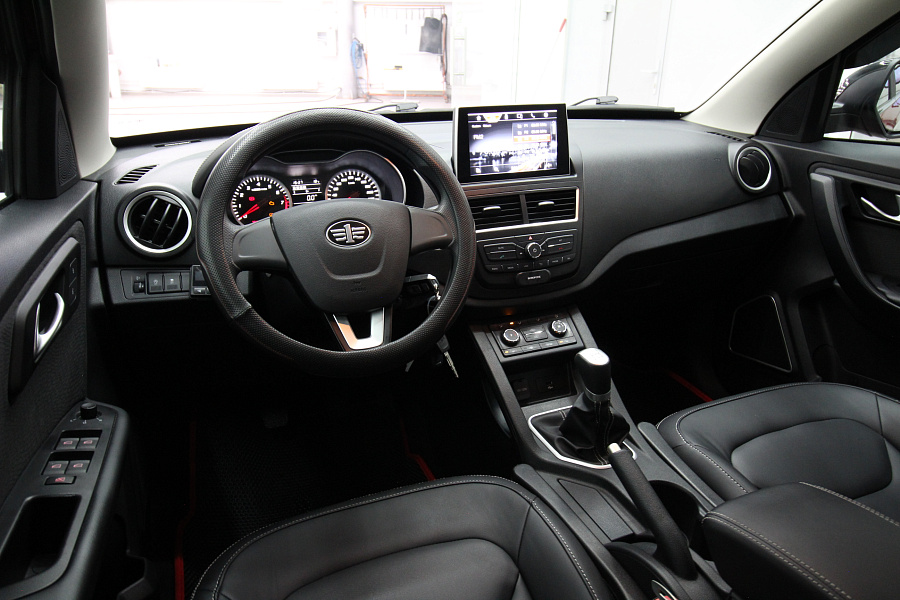 FAW Besturn X40, 2021г., передний привод, механика