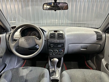Hyundai Accent, 2008г, передний привод, автомат