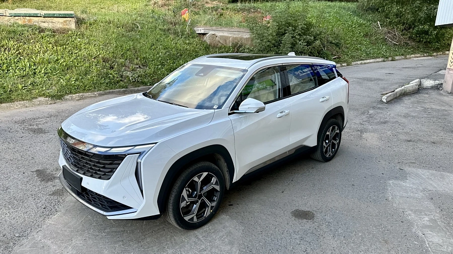Geely Atlas, 2023г., передний привод, робот