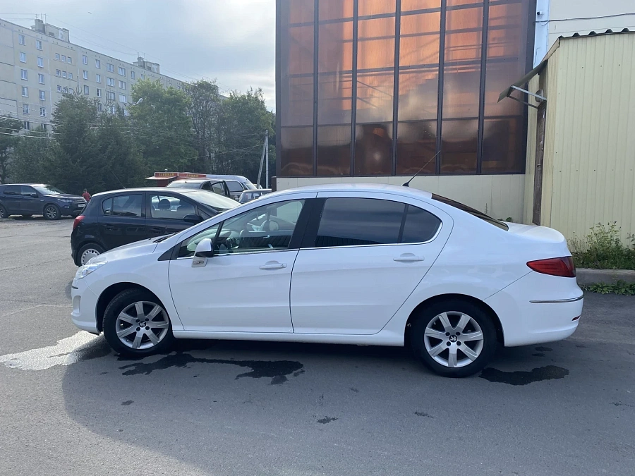 Peugeot 408, 2012г., передний привод, механика