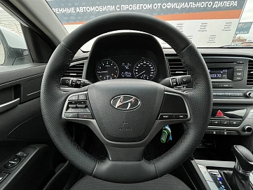 Hyundai Elantra, 2018г, передний привод, автомат