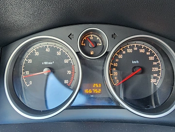 Opel Astra, 2013г, передний привод, механика