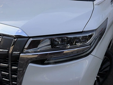Toyota Alphard, 2019г, полный привод, вариатор
