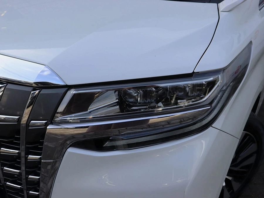 Toyota Alphard, 2019г., полный привод, вариатор