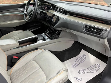 Audi e-tron, 2019г, полный привод, автомат