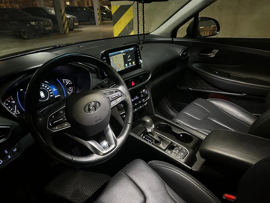 Hyundai Santa Fe, 2018г., полный привод, автомат