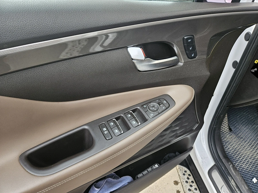 Hyundai Santa Fe, 2018г., передний привод, автомат