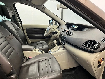 Renault , 2011г., передний привод, механика