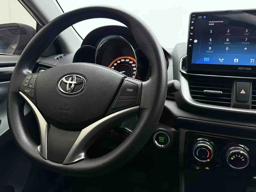 Toyota Yaris, 2023г., передний привод, вариатор